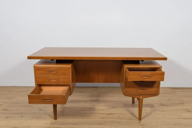 Pamono Mid-Century Freestanding Teak Desk, Denmark, 1960s> Desks