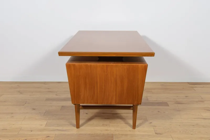Pamono Mid-Century Freestanding Teak Desk, Denmark, 1960s> Desks