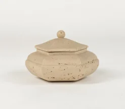 Hot Pamono Mid-Century Hexagonal Travertine Box in the style of Fratelli Mannelli, Italy, 1970s