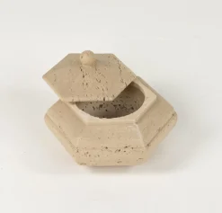 Hot Pamono Mid-Century Hexagonal Travertine Box in the style of Fratelli Mannelli, Italy, 1970s