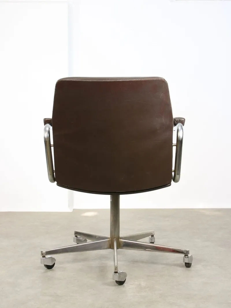 Pamono Mid-Century Italian Brown Leather Swivel Chair> Office Chairs