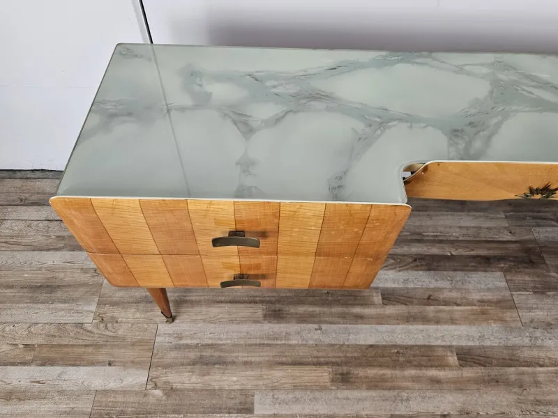 Pamono Mid-Century Italian Maple and Glass Chest of Drawers with Brass Details, 1950s> Dressers, Commodes & Chests