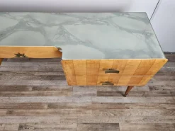 Pamono Mid-Century Italian Maple and Glass Chest of Drawers with Brass Details, 1950s><noscript><img width=