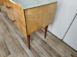 Pamono Mid-Century Italian Maple and Glass Chest of Drawers with Brass Details, 1950s><noscript><img width=