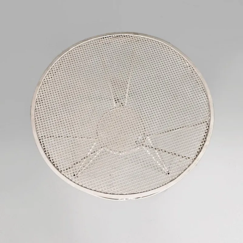 Pamono Mid-Century Italian Modern White Iron Round Garden Table with Flower Decor, 1960> Garden Tables