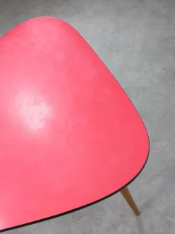 Pamono Mid-Century Italian Oval Red Children's Table><noscript><img width=