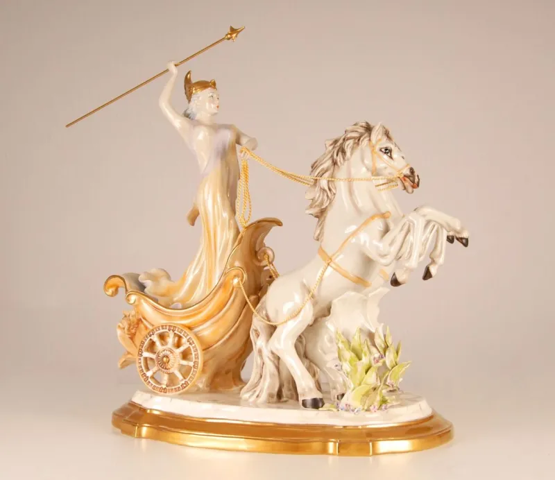 Pamono Mid-Century Italian Porcelain Sculpture of Diana the Huntress by Cesare Villari for Capodimonte> Mid-Century
