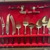 Pamono Mid-Century Italian Teak Handled Cutlery Set in Canteen, 1970s, Set of 100> Cutlery & Serving Utensils