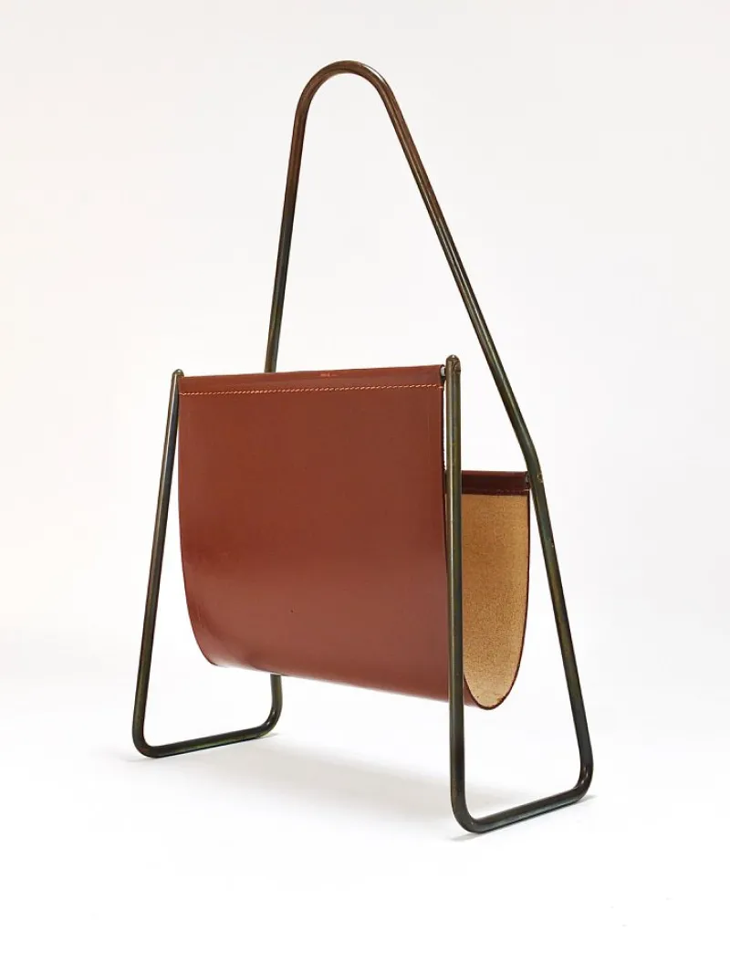 Pamono Mid-Century Magazine Rack in Brass & Brown Leather attributed to Carl Auböck, Austria, 1950s> Magazine Racks