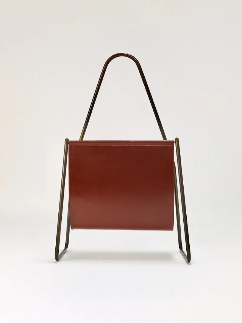 Pamono Mid-Century Magazine Rack in Brass & Brown Leather attributed to Carl Auböck, Austria, 1950s> Magazine Racks