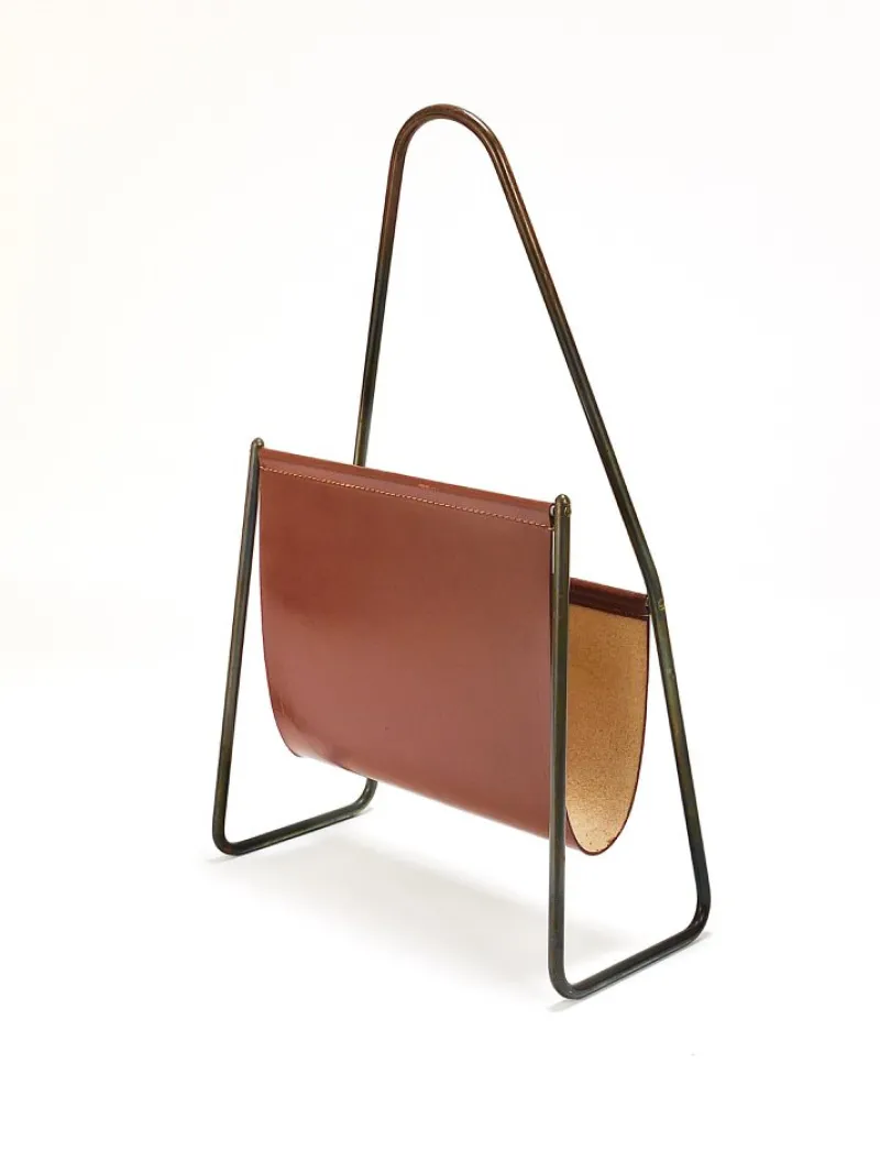Pamono Mid-Century Magazine Rack in Brass & Brown Leather attributed to Carl Auböck, Austria, 1950s> Magazine Racks