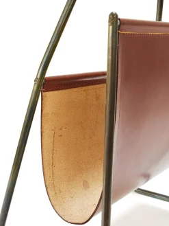 Pamono Mid-Century Magazine Rack in Brass & Brown Leather attributed to Carl Auböck, Austria, 1950s><noscript><img width=