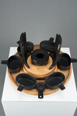 Pamono Mid-Century Modern Cast Iron and Wood Fondue Set by Richard Nissen for Bodum, 1960s, Set of 18><noscript><img width=