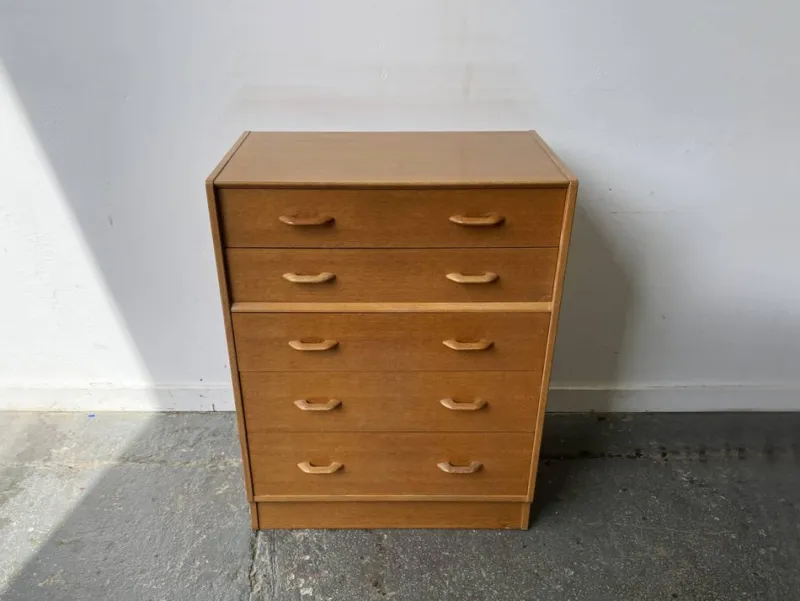 Pamono Mid-Century Modern Chest of Drawers in Oak from G-Plan, 1950s> Dressers, Commodes & Chests