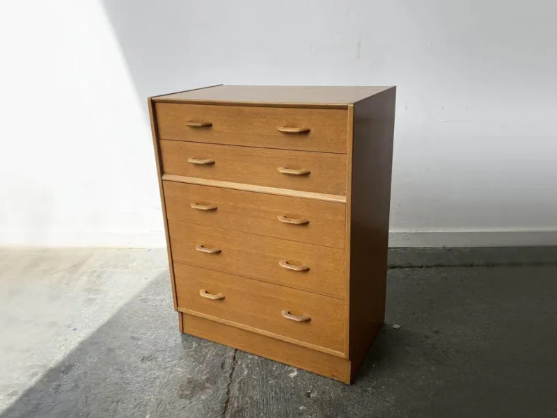 Pamono Mid-Century Modern Chest of Drawers in Oak from G-Plan, 1950s> Dressers, Commodes & Chests