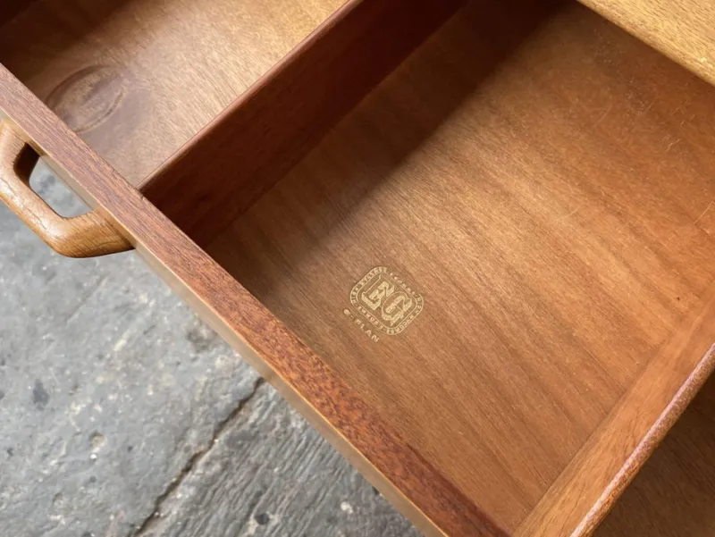Pamono Mid-Century Modern Chest of Drawers in Oak from G-Plan, 1950s> Dressers, Commodes & Chests