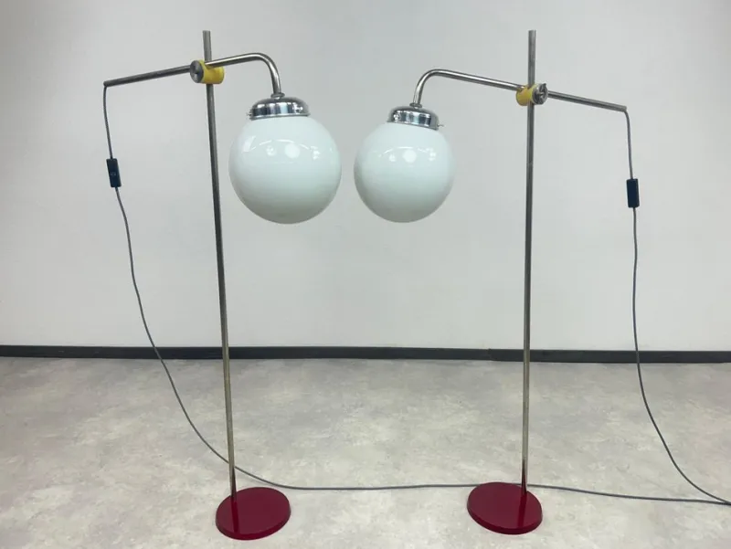 Pamono Mid-Century Modern Chrome Floor Lamps, 1950s, Set of 2> Floor Lamps