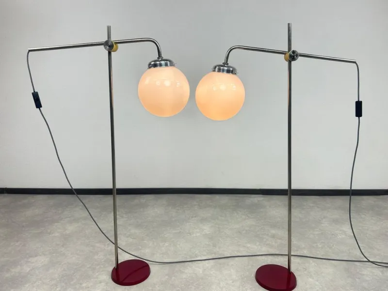 Pamono Mid-Century Modern Chrome Floor Lamps, 1950s, Set of 2> Floor Lamps