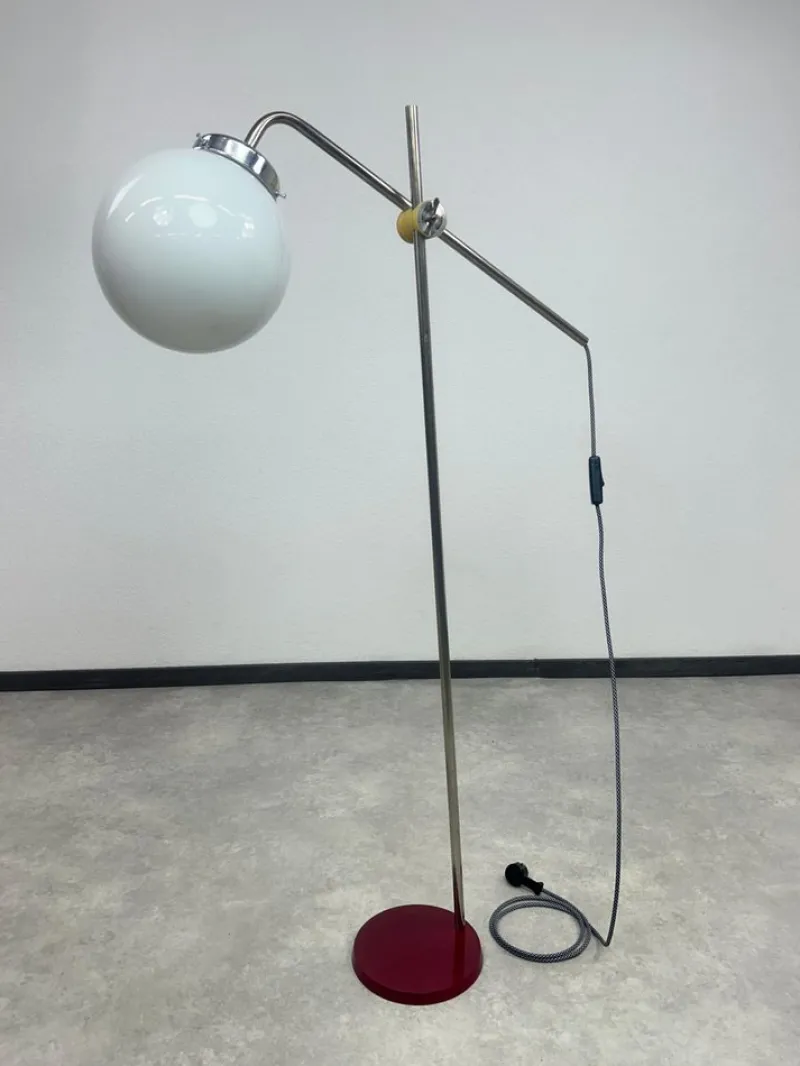 Pamono Mid-Century Modern Chrome Floor Lamps, 1950s, Set of 2> Floor Lamps