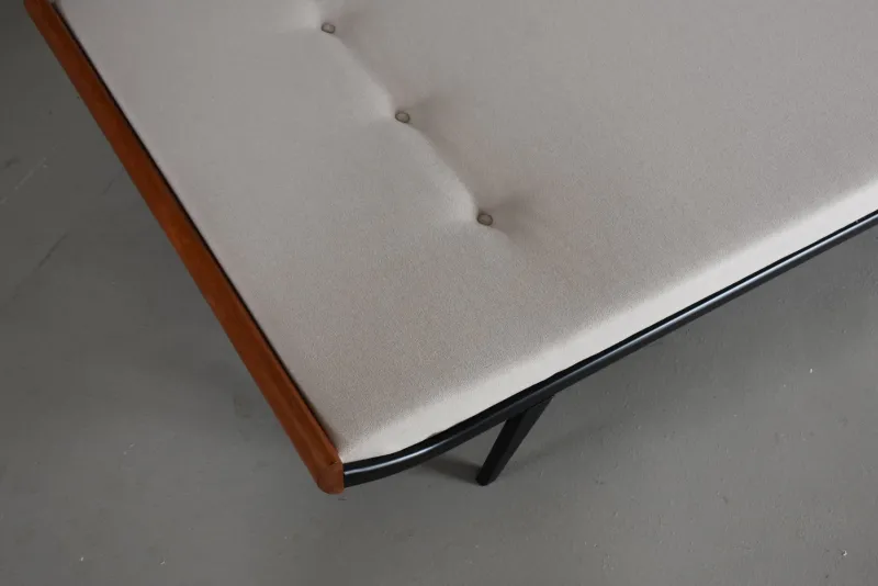 Pamono Mid-Century Modern Cleopatra Daybed by Dick Cordemeijer for Auping, 1960s> Daybeds & Chaises Lounges