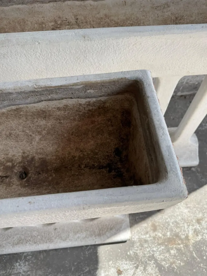 Pamono Mid-Century Modern Concrete Planters, 1960s, Set of 2> Planters And Jardiniere