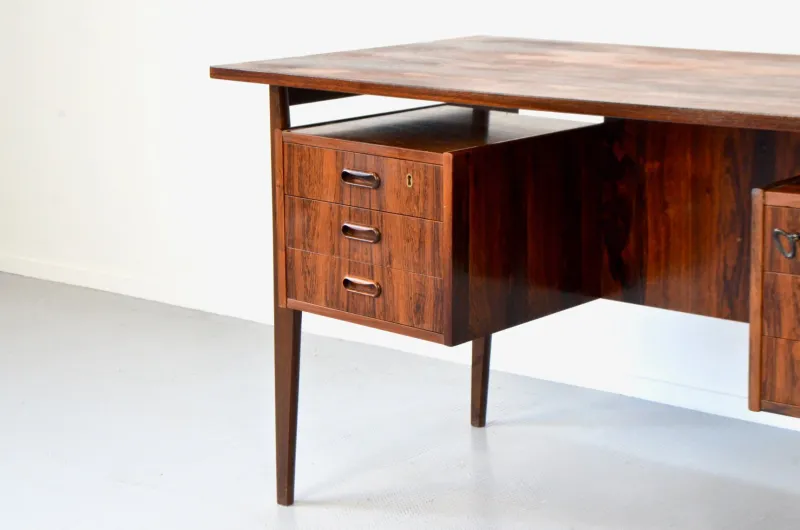 Pamono Mid-Century Modern Danish Executive Desk in Teak> Desks