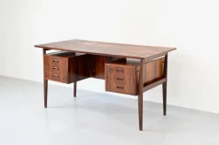 Pamono Mid-Century Modern Danish Executive Desk in Teak><noscript><img width=