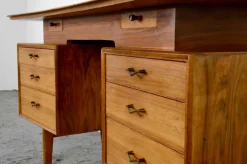 Outlet Pamono Mid-Century Modern Danish Walnut and Brass Desk by Alfred Cox, 1960s