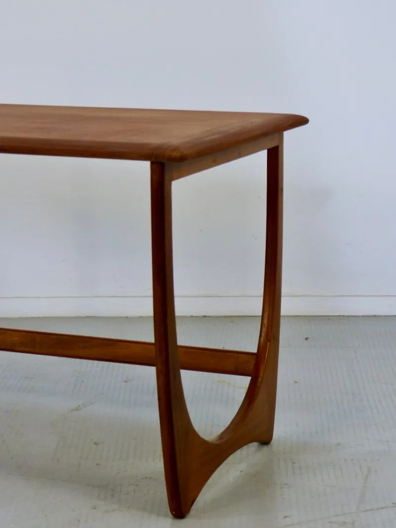 Pamono Mid-Century Modern Danish Style Teak Coffee Table from G-Plan, 1960s> Coffee & Side Tables