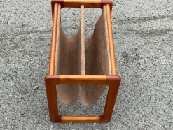 Pamono Mid-Century Modern Danish Magazine Holder Crafted in Teak and Leather, 1967><noscript><img width=