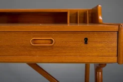 Pamono Mid-Century Modern Danish Teak Desk by Arne Wahl Iversen, 1960s><noscript><img width=