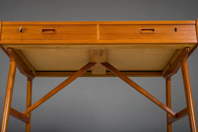 Pamono Mid-Century Modern Danish Teak Desk by Arne Wahl Iversen, 1960s> Desks