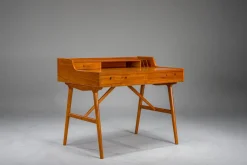 Pamono Mid-Century Modern Danish Teak Desk by Arne Wahl Iversen, 1960s><noscript><img width=