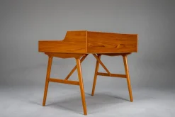 Pamono Mid-Century Modern Danish Teak Desk by Arne Wahl Iversen, 1960s><noscript><img width=