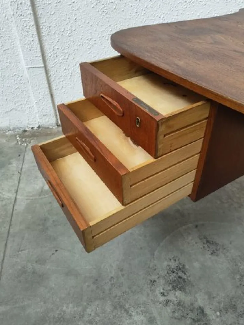 Pamono Mid-Century Modern Danish Teak Desk> Desks
