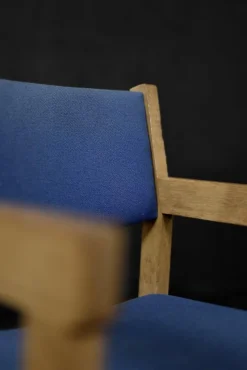 Sale Pamono Mid-Century Modern Danish Oak and Blue Fabric Chair by Hans J. Wegner for Getama, 1960s