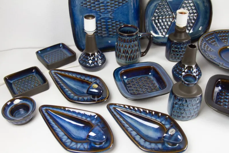 Pamono Mid-Century Modern Danish Dishes in Stoneware from Søholm, 1960s, Set of 17> Serving Dishes