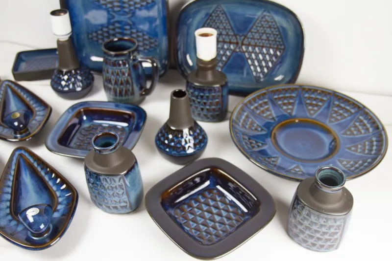 Pamono Mid-Century Modern Danish Dishes in Stoneware from Søholm, 1960s, Set of 17> Serving Dishes