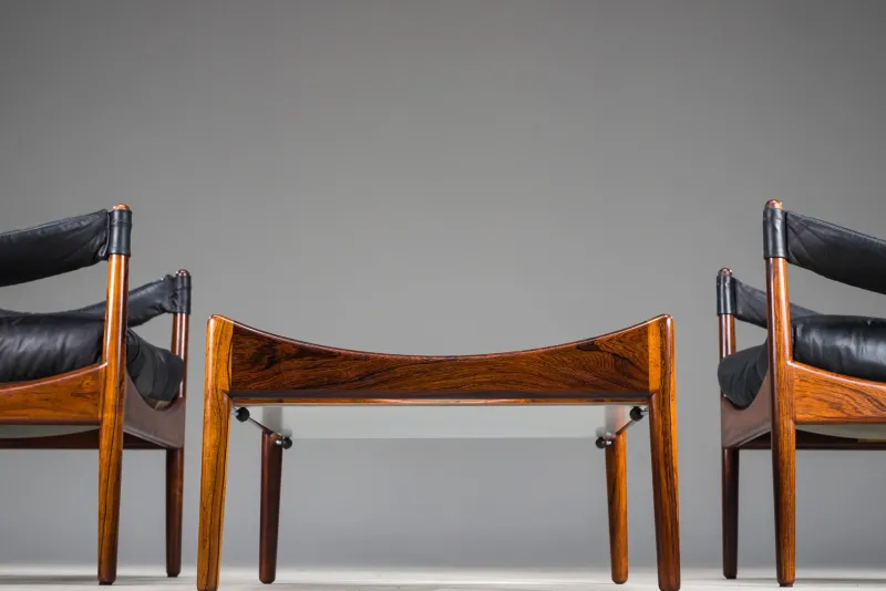 Hot Pamono Mid-Century Modern Danish Armchairs and Coffee Table by Kristian Vedel for Sören Willadsen, 1960s, Set of 3