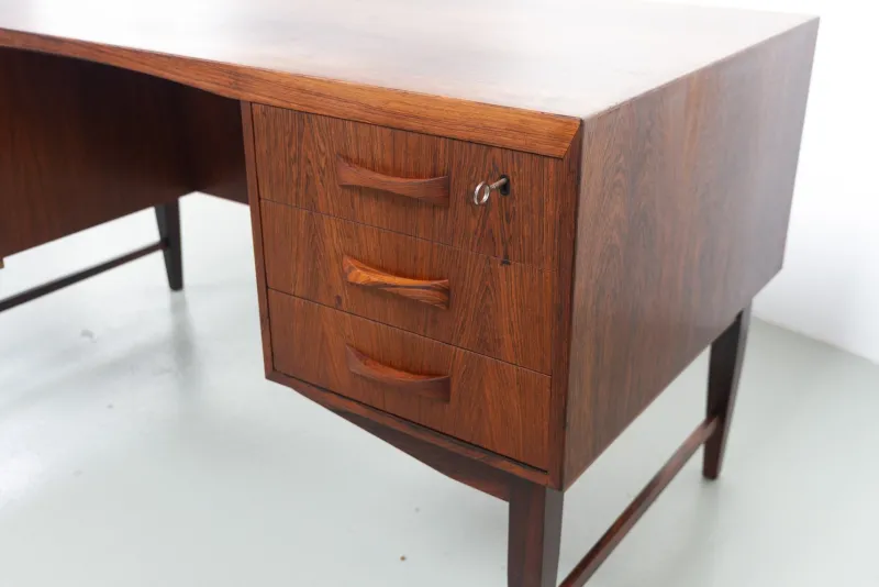 Outlet Pamono Mid-Century Modern Danish Freestanding Rosewood Desk from Clausen & Søn, 1960s
