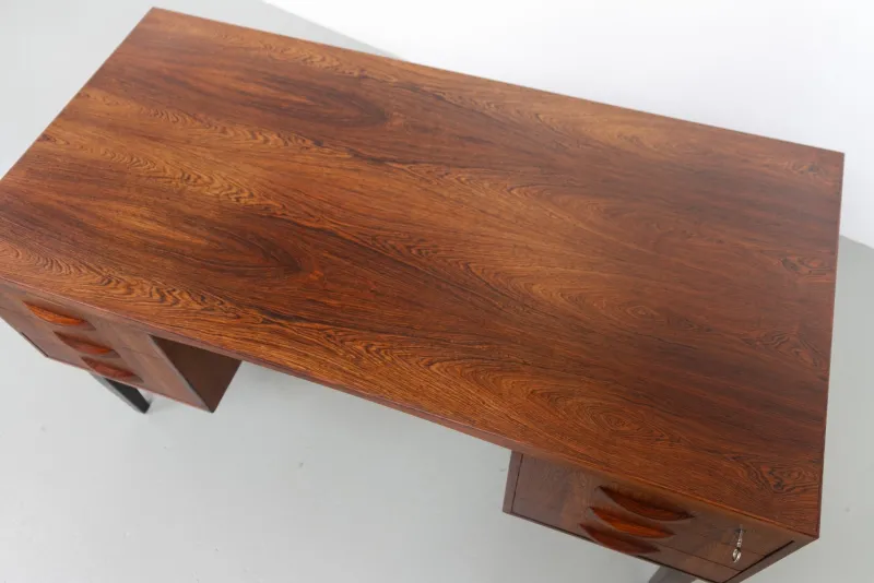 Outlet Pamono Mid-Century Modern Danish Freestanding Rosewood Desk from Clausen & Søn, 1960s