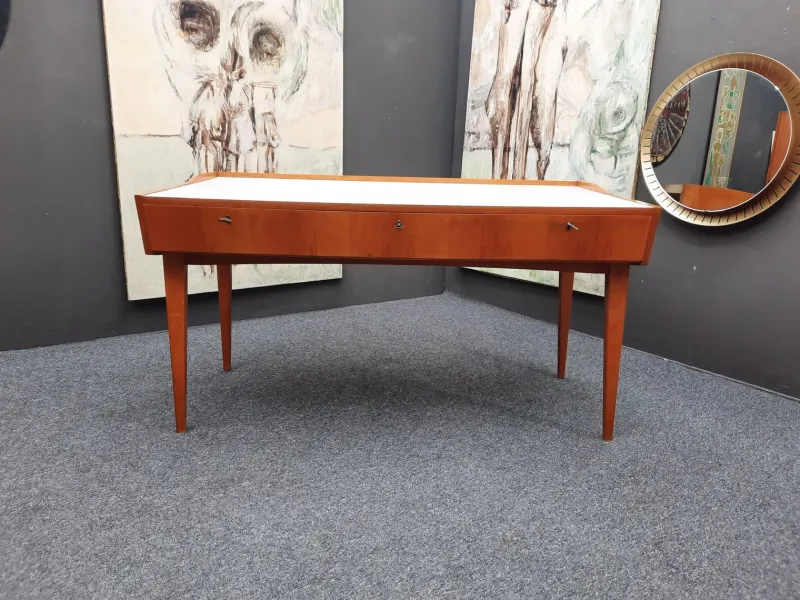 Pamono Mid-Century Modern Desk in Cherry and Formica, 1950s> Desks