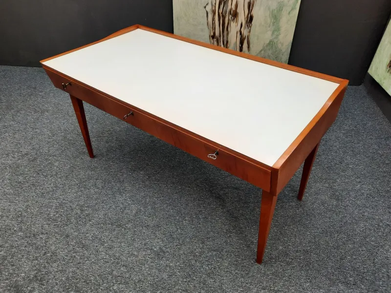 Pamono Mid-Century Modern Desk in Cherry and Formica, 1950s> Desks
