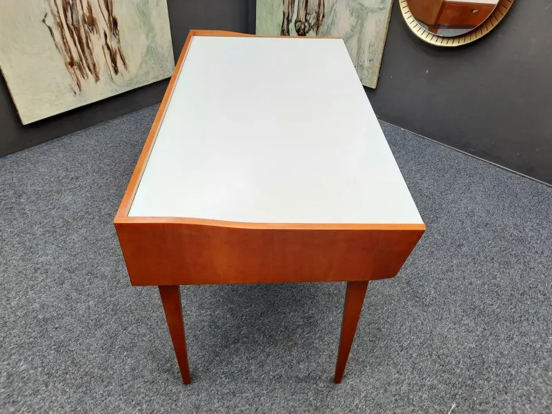 Pamono Mid-Century Modern Desk in Cherry and Formica, 1950s> Desks
