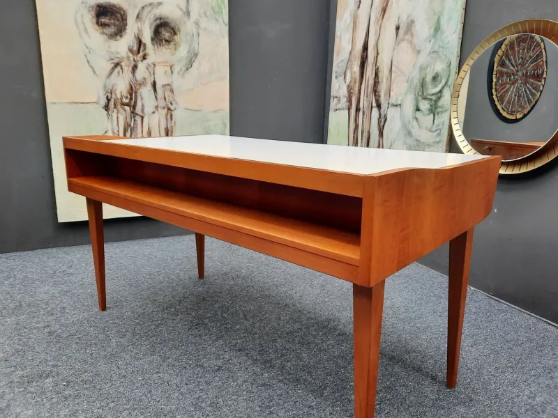 Pamono Mid-Century Modern Desk in Cherry and Formica, 1950s> Desks