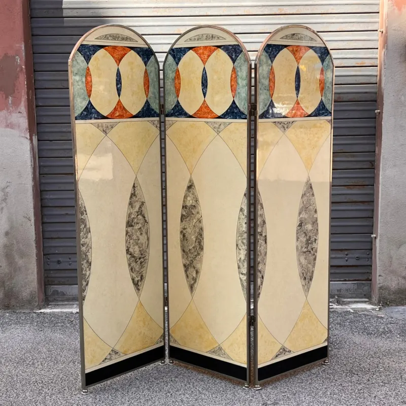 Clearance Pamono Mid-Century Modern Floor Divider in Nickel-Plated Brass and Hand-Painted Acrylic Glass, Italy, 1970s