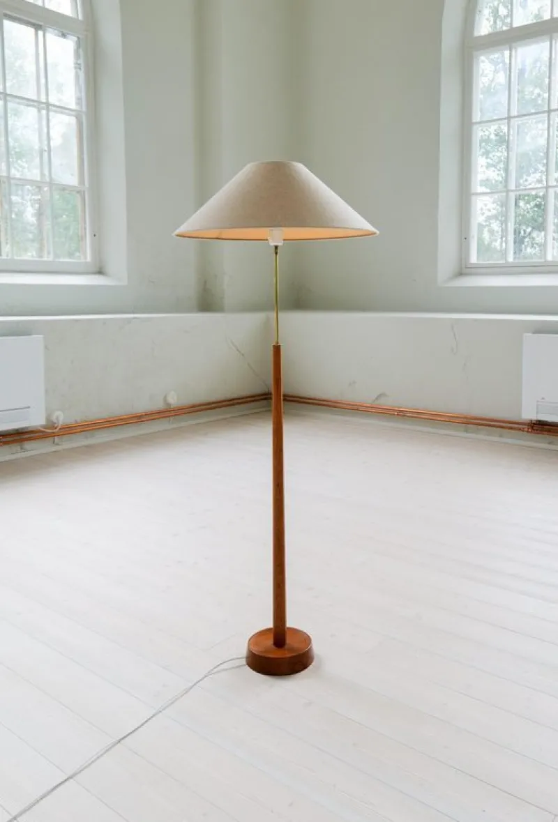 Pamono Mid-Century Modern Floor Lamp in Teak and Brass, 1960s> Floor Lamps