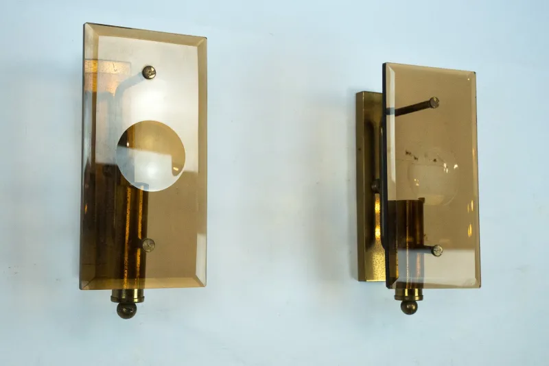 Pamono Mid-Century Modern Glass and Brass Sconces, 1960s, Set of 2> Wall Lights & Sconces