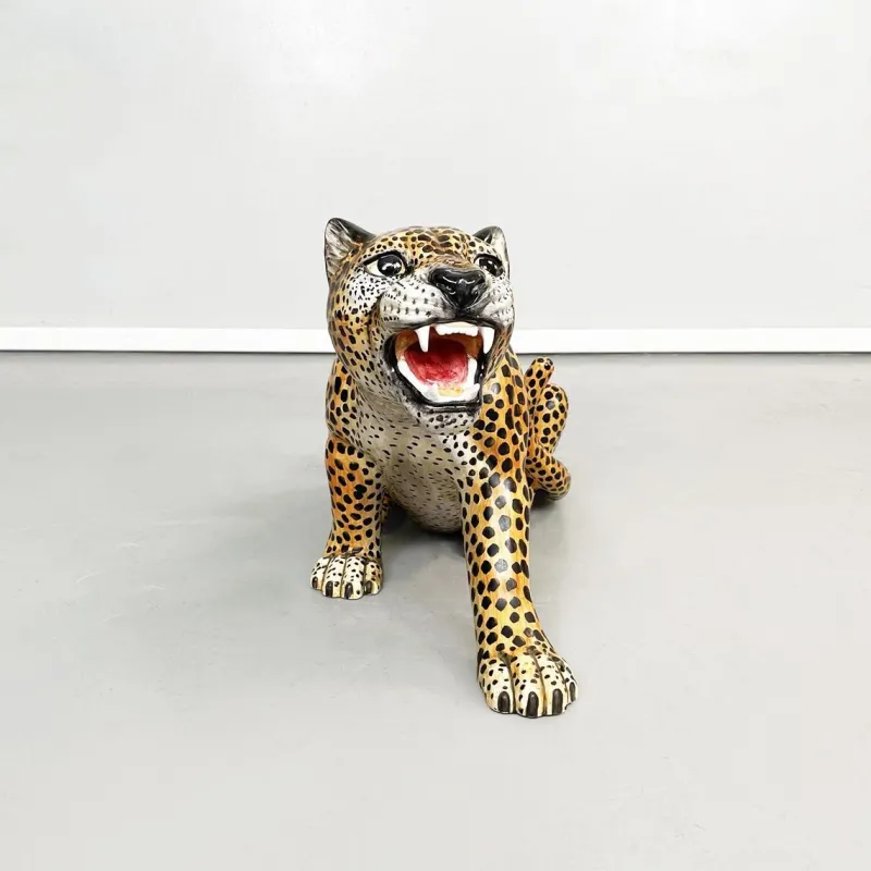 Pamono Mid-Century Modern Italian Feline Animal Cheetah Ceramic Statue, 1960s> Mid-Century