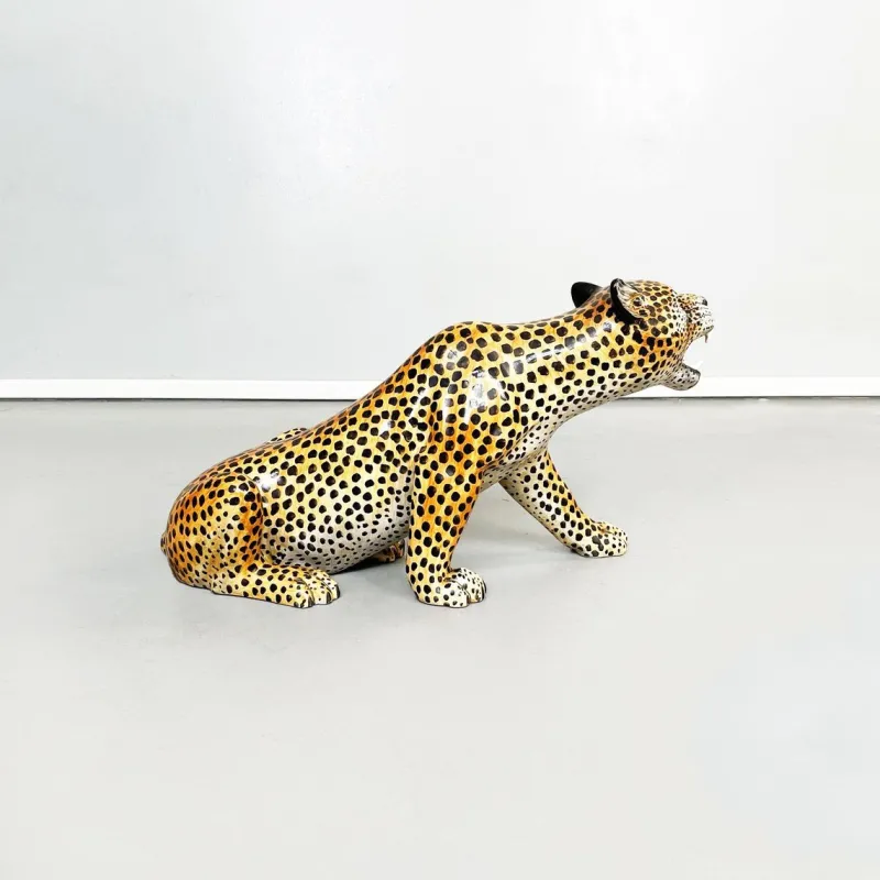 Pamono Mid-Century Modern Italian Feline Animal Cheetah Ceramic Statue, 1960s> Mid-Century
